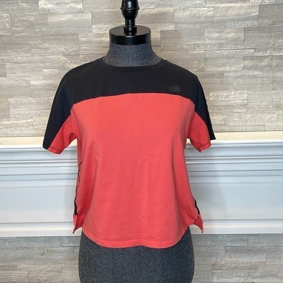 The North Face Women's North Dome Crop T-Shirt Size Small - Picture 2 of 10